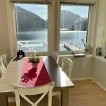 6 Person In Etne Nyaraló *